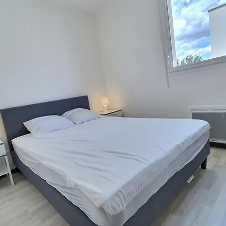 Maisonette In Valras-plage Near Sandy *